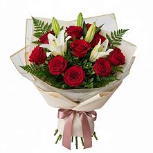 Букет цветов из:  Лилии и Розы в Гдове