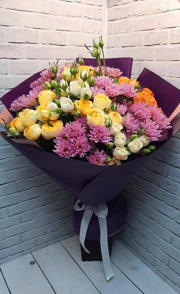 Букет цветов из: Хризантемы и Розы в Гдове