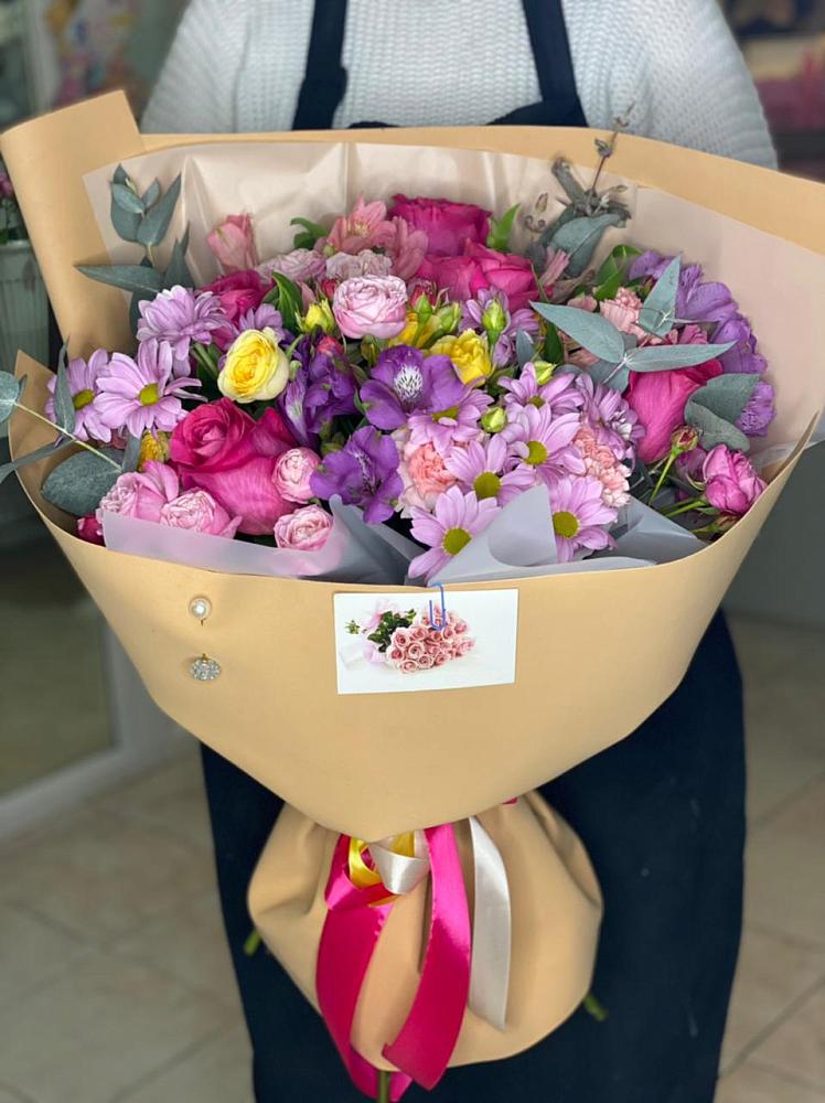 Букет цветов из: Хризантемы, Гвоздики и Альстромерии в Гдове