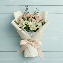 Букет цветов из:  Альстромерии в Гдове