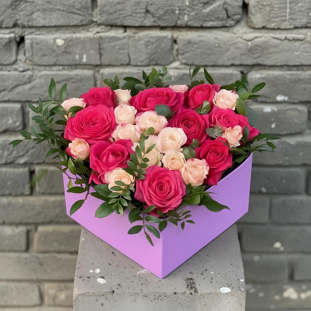 Цветочная композиция из Розы в коробке в Гдове