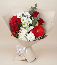 Букет цветов из:  Розы, Хризантемы, Герберы и Лилии в Гдове