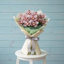 Букет цветов из:  Орхидеи и Розы в Гдове