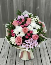 Букет цветов из:  Альстромерии, Гвоздики, Розы и Хризантемы в Гдове