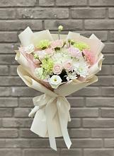 Букет цветов из:  Гвоздики, Розы, Лизиантусы и Хризантемы #REPLACE_PRED# Гдове