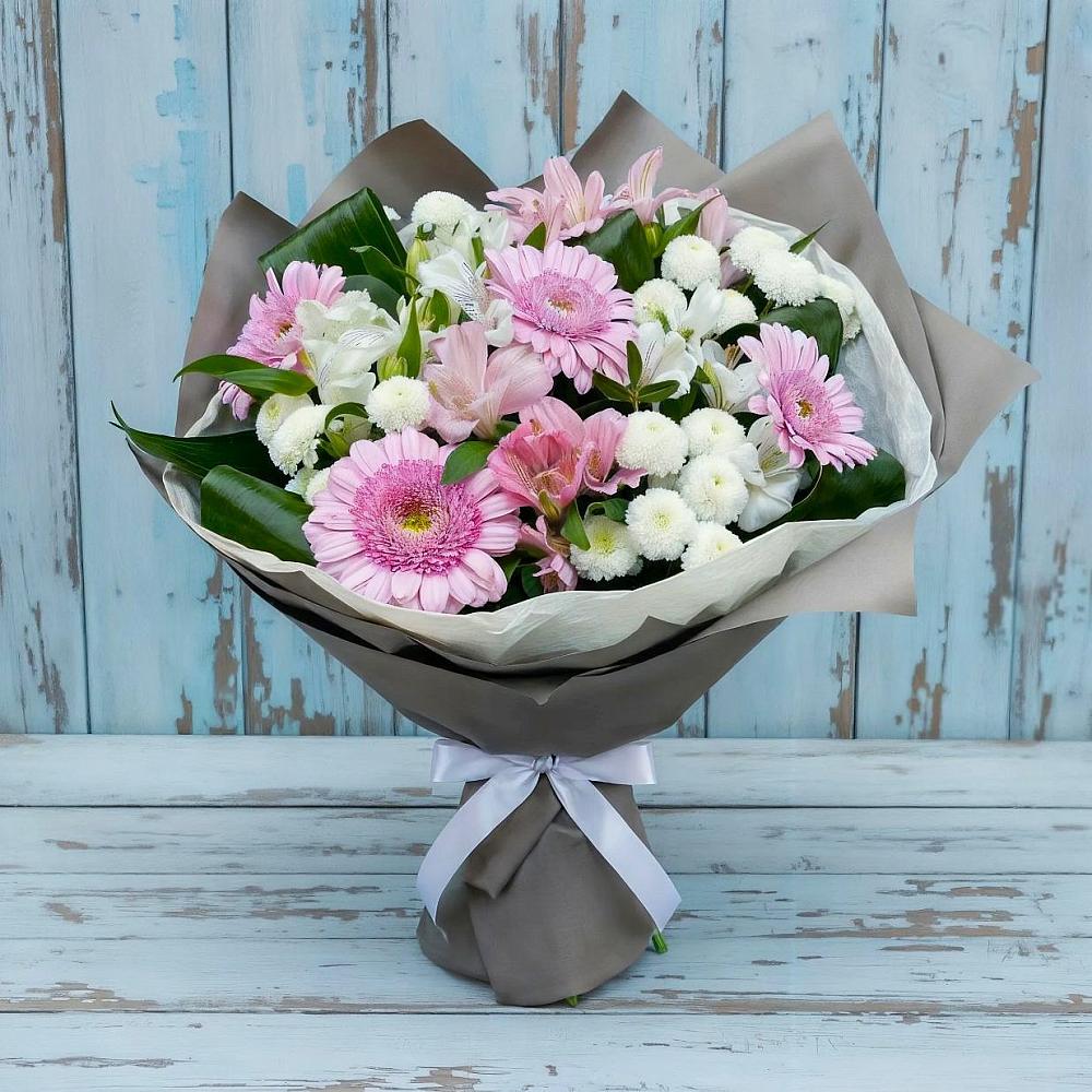 Букет цветов из: Герберы, Альстромерии и Хризантемы в Гдове
