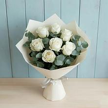 Букет Белые розы в Эвкалипте в Гдове
